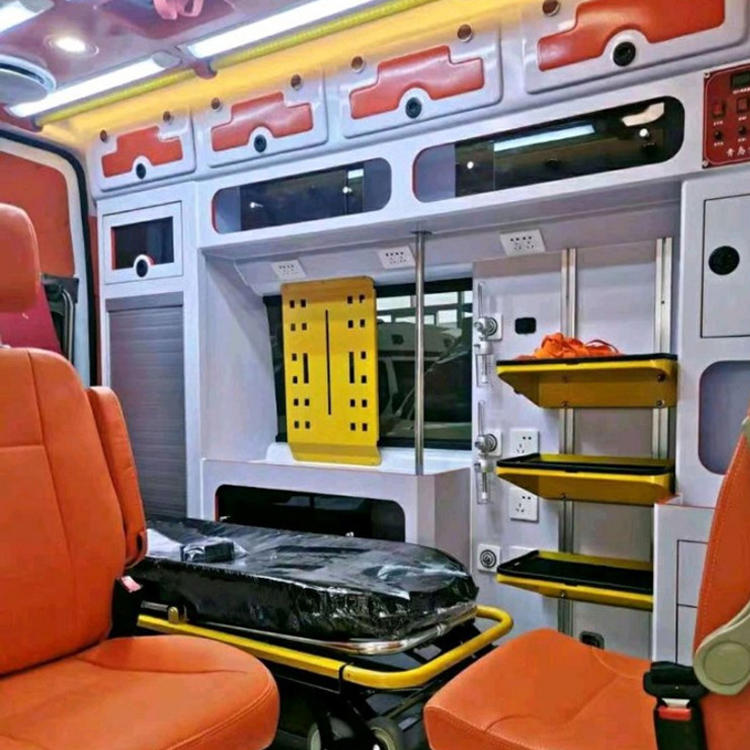 东澳镇长途救护车护送病人租赁价格
